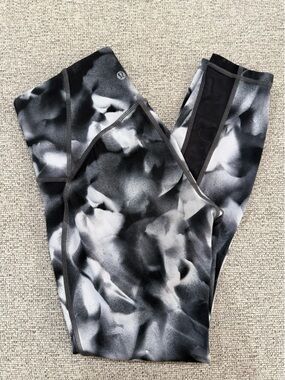 Lululemon Black & White Marble Print Leggings